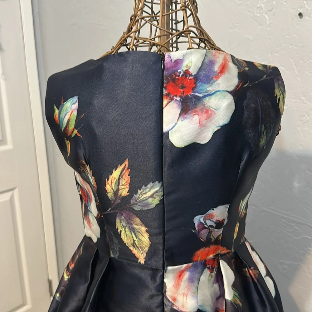 Beulah Style Floral on Navy, fit/flare occasion midi dress. Sleeveless. Size MP - Picture 6 of 12